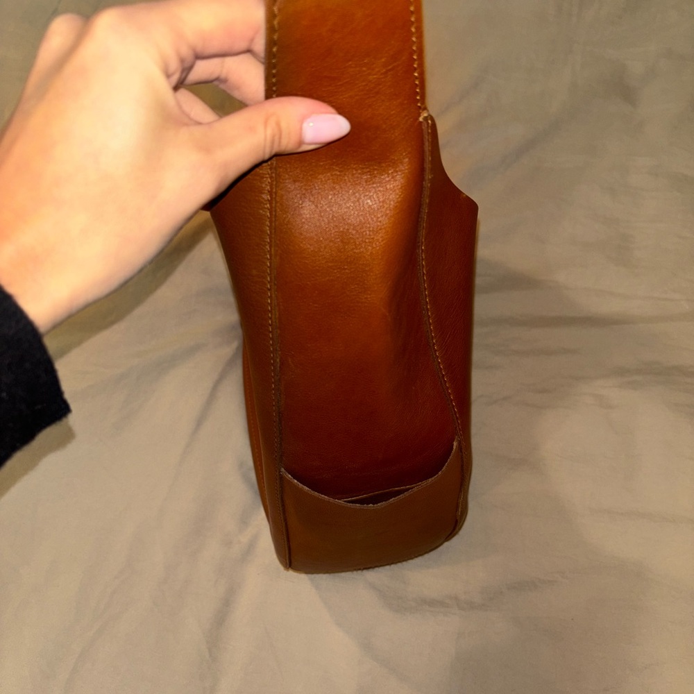 Madewell Leather Shoulder Bag in Cognac Brown - Picture 3 of 4